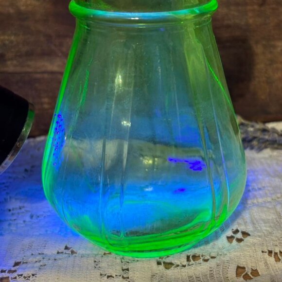 Vintage Green Uranium Depression Glass Hazel Atlas Syrup Pitcher With Handle & S - Picture 4 of 8